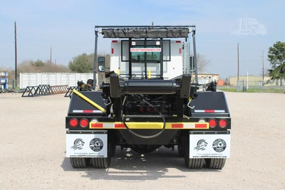 New | in-Stock 2027 PETERBILT 548 Rolloff Trucks Texas US | Roll Off Truck World #1492015