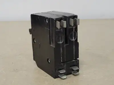 USED SQUARE D QO220