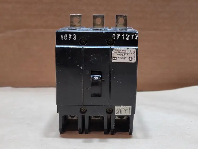 Used CUTLER-HAMMER GBH3030 Switchgears British Columbia CA | Lenmark #835737