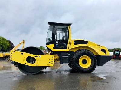 Used 2017 BOMAG BW213D-5 Single Drum Rollers New York US | Abele Tractor #1343179