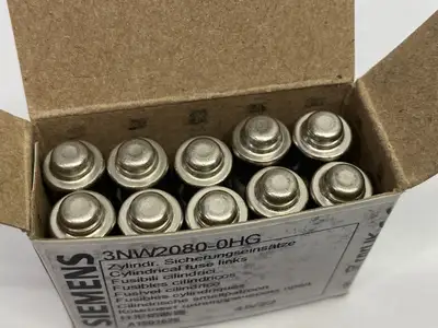 USED SIEMENS SENTRON CYLINDRICAL FUSE, SLOW-BLOW, 8A