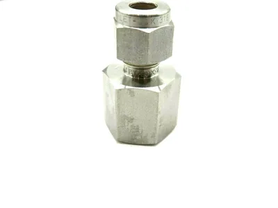 NEW LOT OF 10 HAM-LET 765L 316 1/4 STAINLESS STEEL FITTINGS