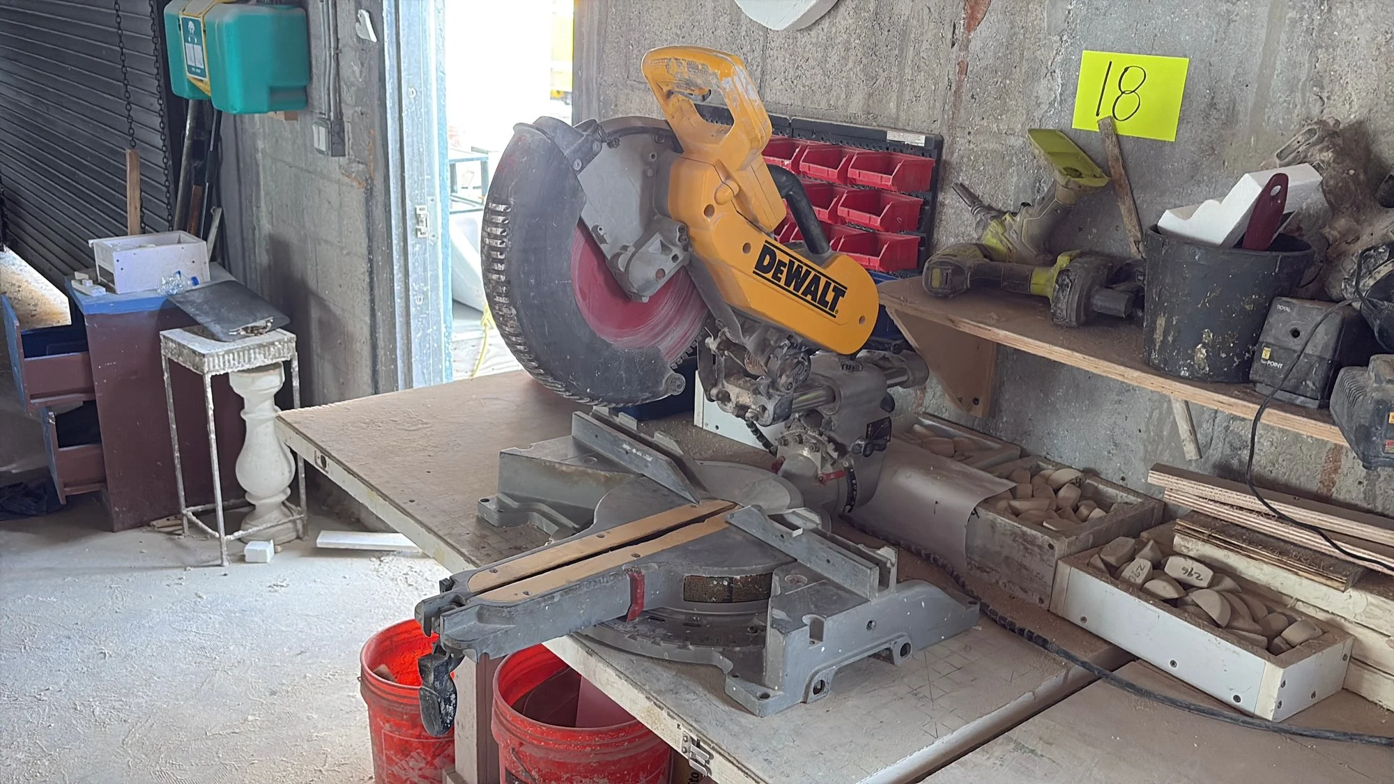 Used _UNKNOWN_ _UNKNOWN_ Double Miter Saws Georgia US | Auction Management Corporation #1548646