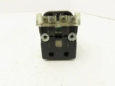 Allen Bradley 800T-FXQH2R Red Illuminated Push/Pull Button 30mm