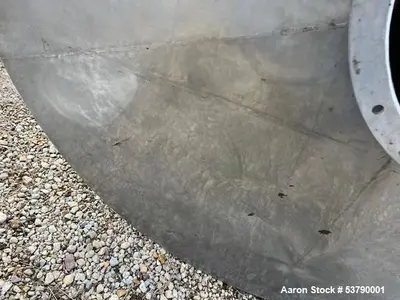 Used 3,400 Gallon (14,000 Liter) Vertical 304 Stainless Steel Tank