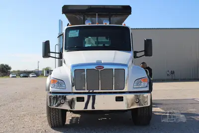 New | in-Stock 2027 PETERBILT 548 Rolloff Trucks Texas US | Roll Off Truck World #1492018