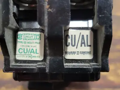 USED SQUARE D QO220
