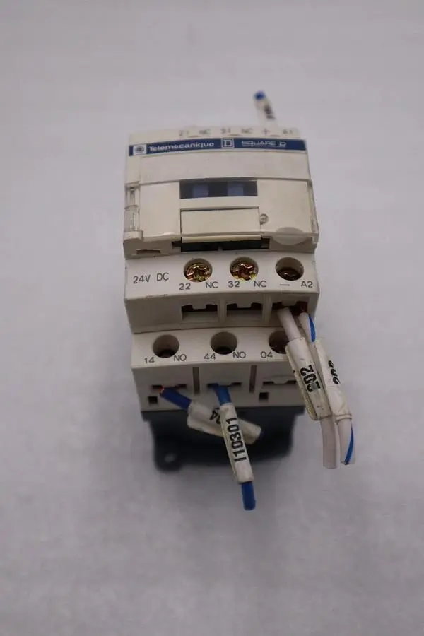 Schneider Electric JIS C8201-5-1 Contactor STOCK H1544A