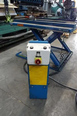 USED HYMO SCISSORLIFT 1 TON