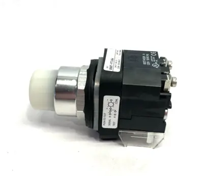 USED ALLEN BRADLEY SER. T ILLUMINATED PUSHBUTTON WHITE