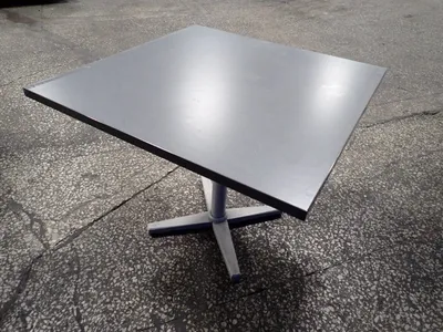 36" X 36" X 29" Table