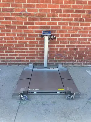 Used METTLER TOLEDO 2888 STAINLESS STEEL SCALE W/ ICS429 READOUT 1000 LBS  30 X 30 Scales California US | Equipment Lab #1388406