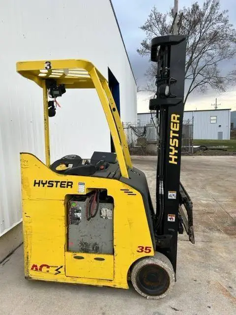 Used 2016 HYSTER E35HSD3 3-Wheel Stand up Electric Counterbalance Forklifts Illinois US | Somerset Equipment Sales #1546271