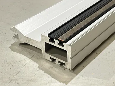 MT56926/1400 | Montratec  Montrac Straight Rail Section 1400mm Missing Conductor - Used