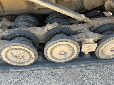 USED 2015 CAT 277D