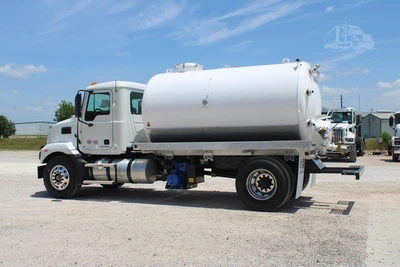 New | in-Stock 2027 MACK MD7 Septic/Sewer/Vacuum Trucks Texas US | Roll Off Truck World #1491897