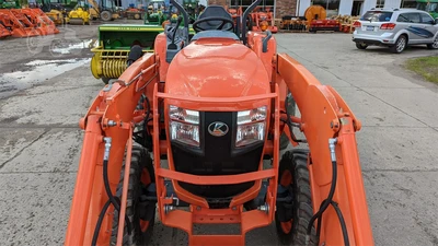 USED 2013 KUBOTA L3560