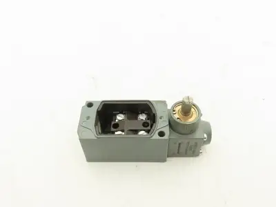 Allen Bradley 802T-AM Oiltight Limit Switch Enclosure Lever Type Operator Head