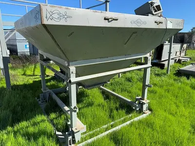 Hopper, 150 CF, Stainless Steel, Doyle, Weigh Hopper, Weightronix/Rick Lake #S745479