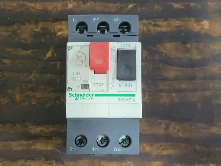 Used SCHNEIDER ELECTRIC GV2ME14 Switchgears British Columbia CA | Lenmark #242042