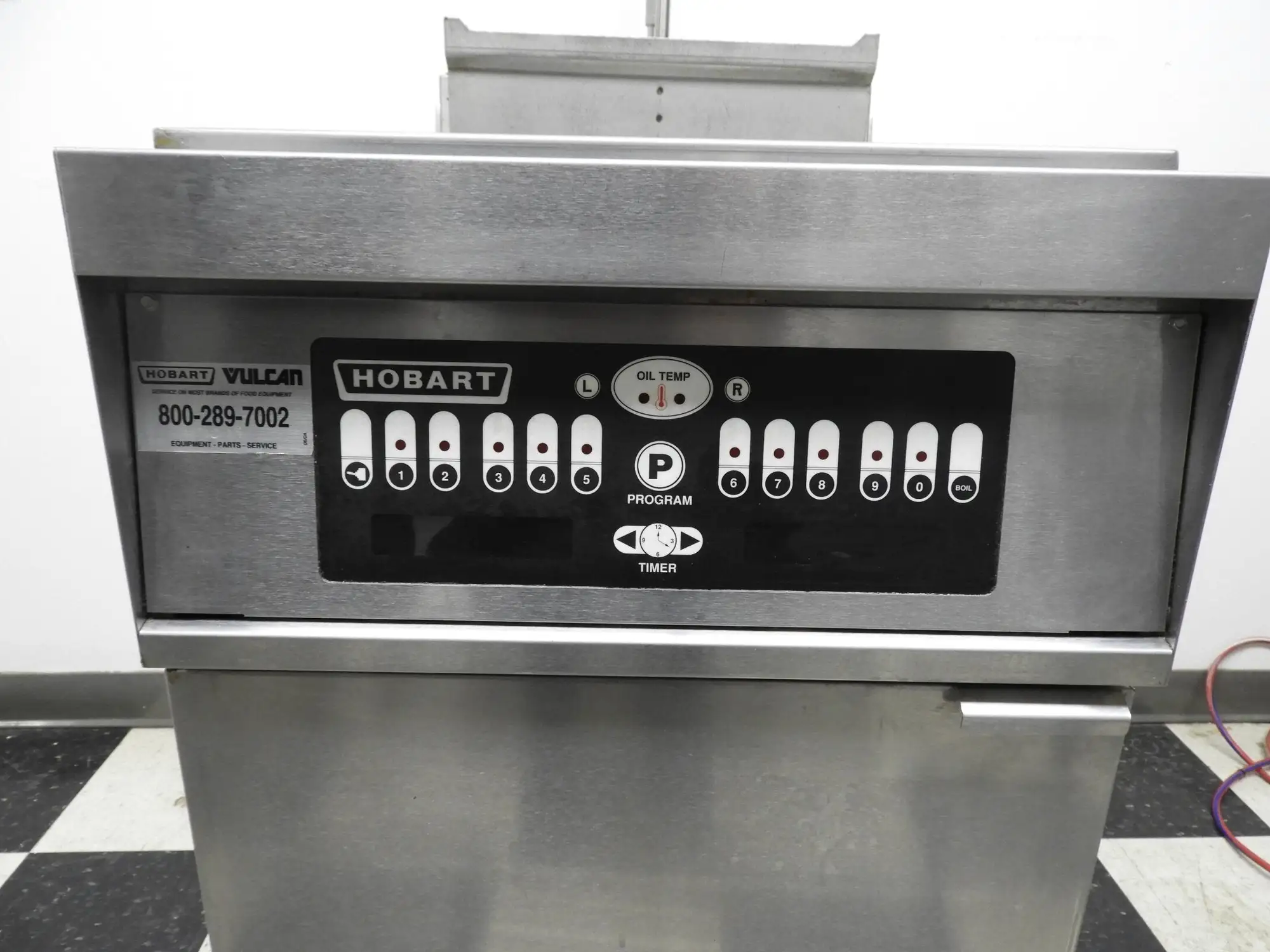 Used Hobart Used Hobart HF85C Commercial Full Pot Deep fryer with Auto Lift 220 volt 3 phase Cookers / Coolers / Fryers Illinois US | Falcon Restaurant Supply #1376494