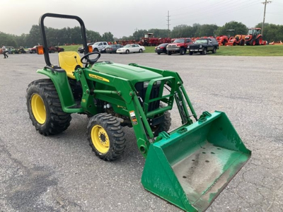 USED 2019 Deere 3032E