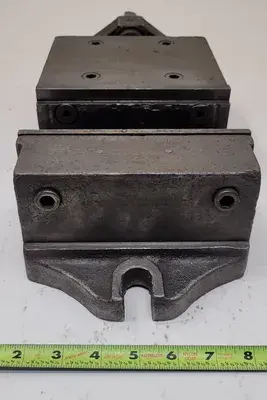 MACHINIST VISE, 6 INCH JAW OPENING