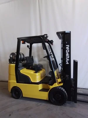 USED 2017 HYUNDAI 25LC-7M