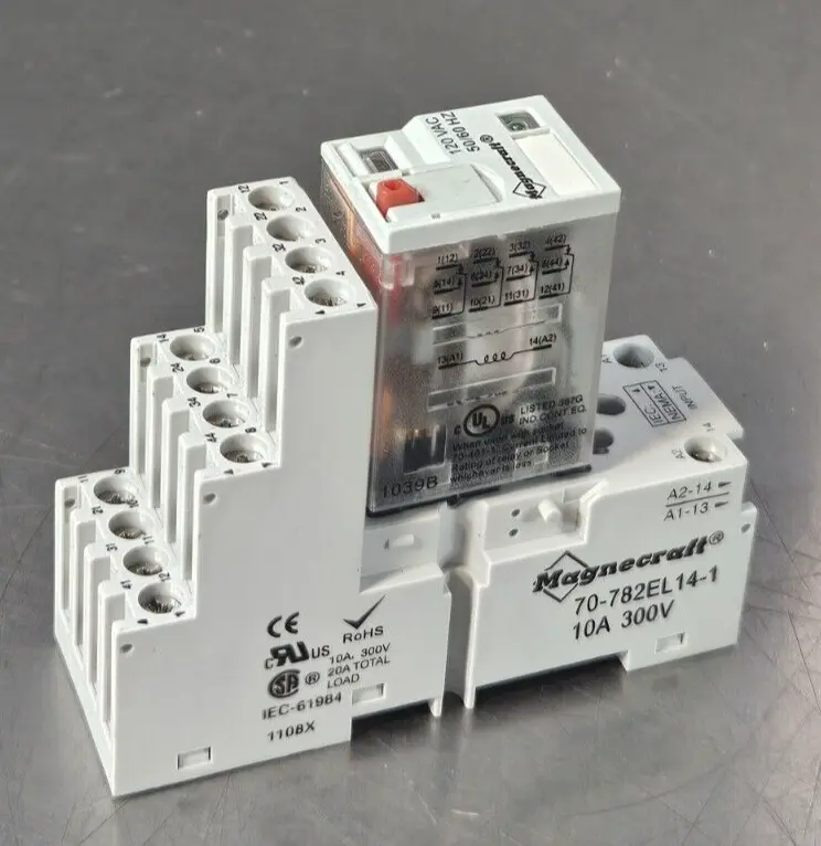 Automation Direct 782XDX2M4L-120A Relay with 70-782EL14-1 base loc4B34