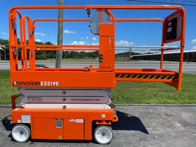 USED 2024 Snorkel S3219E