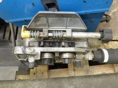 Miller Invision 352 MPA MIG Welder 425Amp 35V DC Pulse 1/3Ph S-64M Wire Feeder