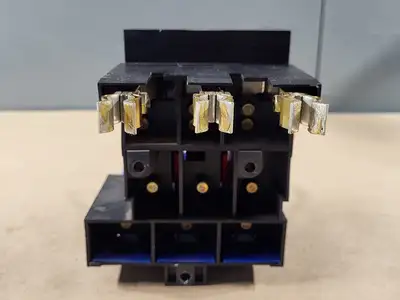 Disconnect Switch w/ 3 Times 30 Amp Fuse JDL30
