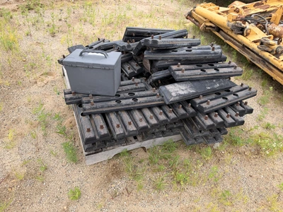 Used EXCAVATOR RUBBER TRACKS / PADS CAT 170-4419 Construction Equipment Parts Michigan US | Miedema Asset Management Group #1334712