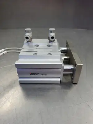 SMC MGPM2525Z Double Pneumatic Cylinder w/DM9P Reed Switches. 6E2