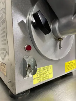 182-0206 2006 Old Tyme Nut Grinder Peanut Butter Machine