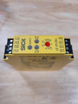 Thompson Machinery Controller Relay Fail Safe Cat. 3 24VDC Delay Off