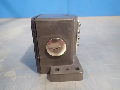 Used EUCHNER GSBF04R12502AM Relays & Switches Ohio US | HGR 24 #801857