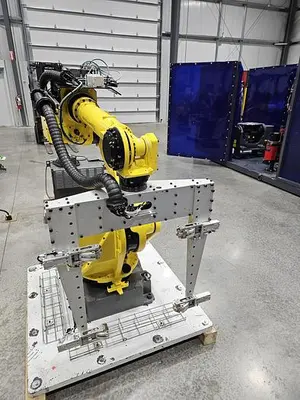 USED FANUC M-710IC/70