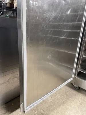 182-0086 Traulsen RE232E-ZCF02 2 Door Even-Thaw Self Contained Cooler