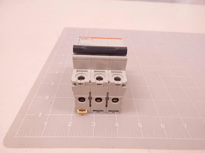 Used MERLIN GERIN _UNKNOWN_ Circuit Breakers Texas US | OCO Industrial #1675760