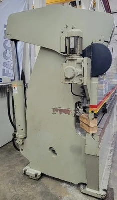 USED 2000 ACCURPRESS 717512