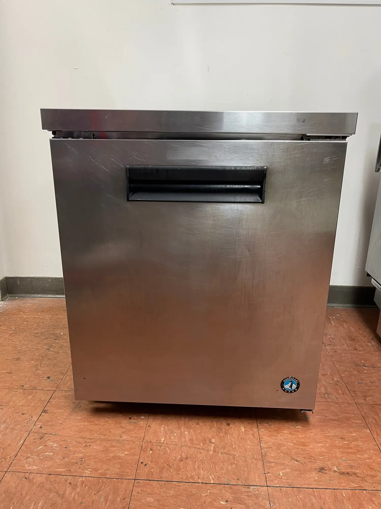 Used Hoshizaki Used 27" Hoshizaki UR27B-LP Stainless Undercounter Refrigerator - TH1 Undercounter Refrigerators Illinois US | Falcon Restaurant Supply #1374621
