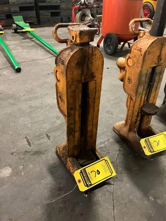 Used _UNKNOWN_ _UNKNOWN_ Jack Lifters Ohio US | Myron Bowling Auctioneers Inc #1504669