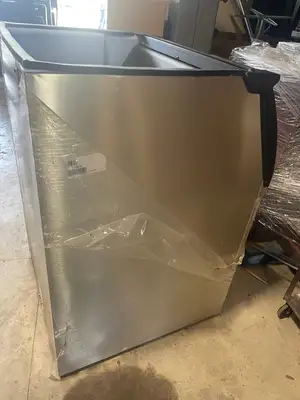 New | in-Stock ice o matic Old Stock Ice-O-Matic B55PSV Ice Machine Storage Bin - 510lb Restaurant Storage Containers Illinois US | Falcon Restaurant Supply #1375622