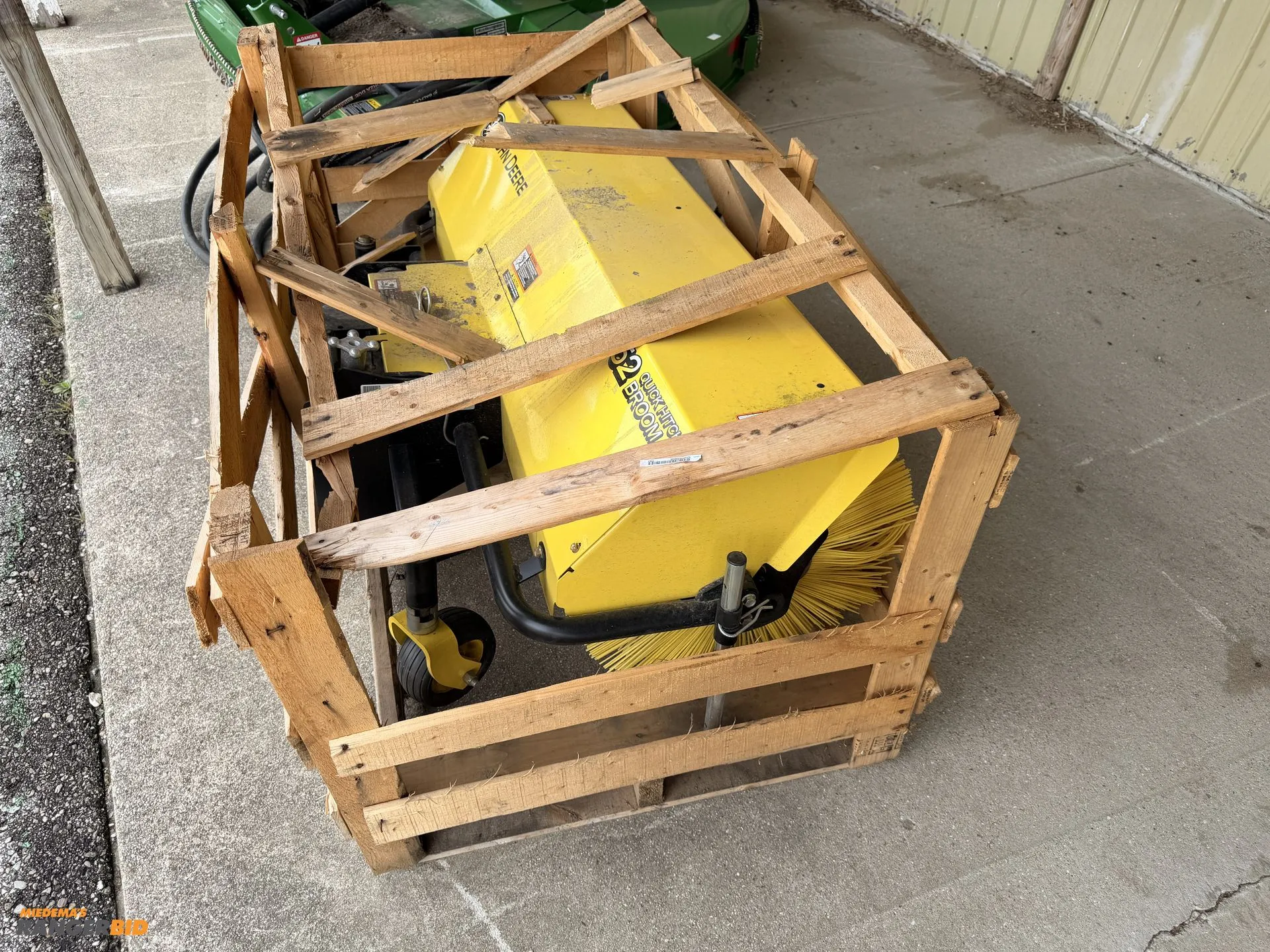 Used JOHN DEERE 52" QUICK HITCH ROTARY BROOM Power Brooms Michigan US | Miedema Asset Management Group #1424731
