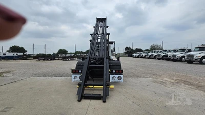 New | in-Stock 2027 MACK MD7 Rolloff Trucks Texas US | Roll Off Truck World #1491899