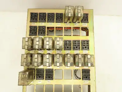 Okuma LC20-8808-2ST Machine Relay Control Panel Relays Sockets