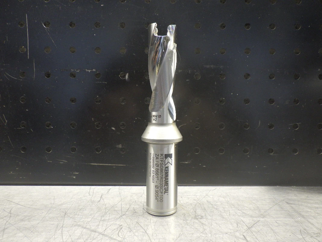 Kennametal .8661-.9054" Coolant Thru 3xD Drill 1" Shank KTFS0867R03SCF100 (LOC3118C)