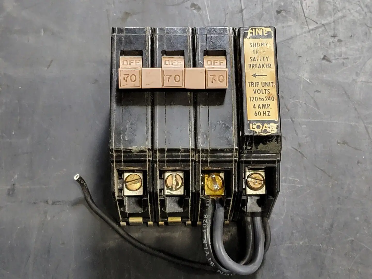 USED CUTLER-HAMMER CH370