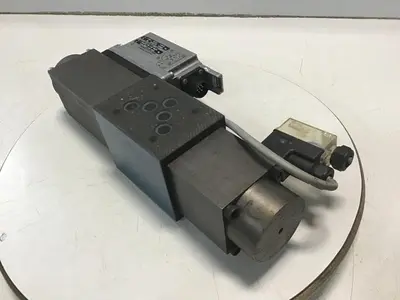 USED BOSCH 0 811 404 775